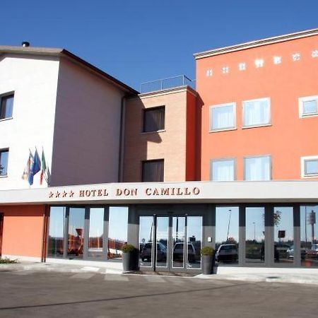 Hotel Don Camillo Brescello Kültér fotó
