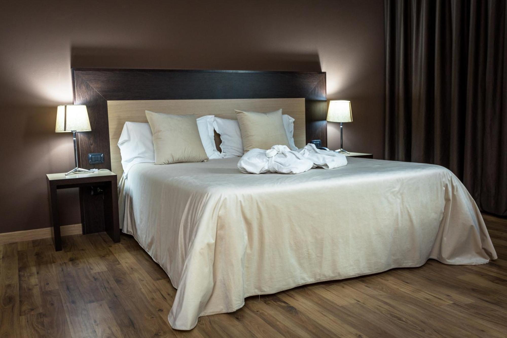 Hotel Don Camillo Brescello Kültér fotó