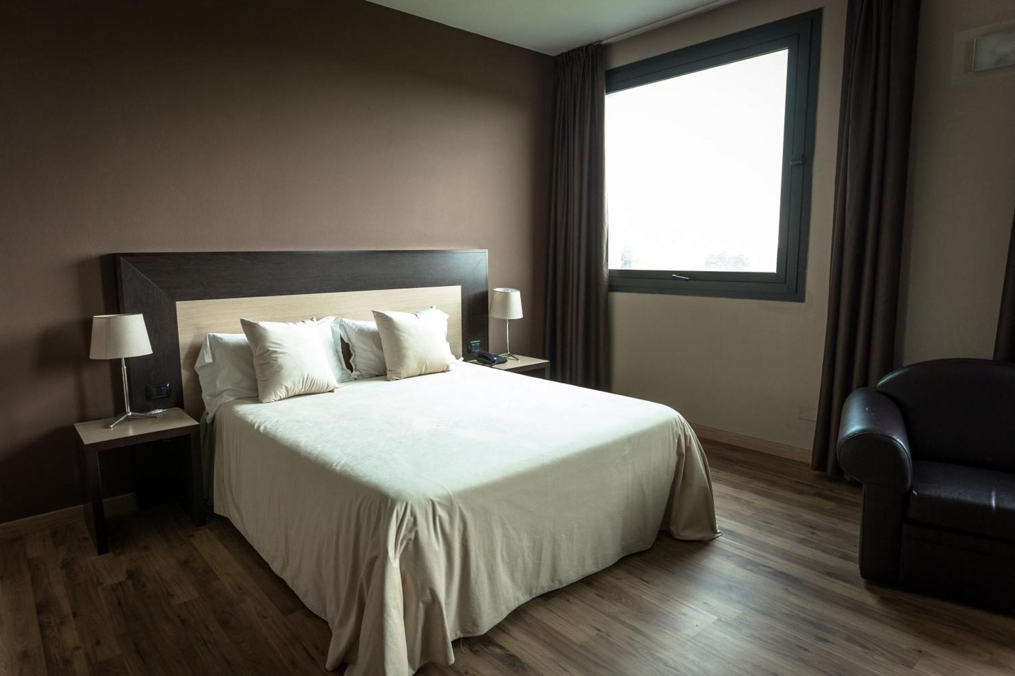 Hotel Don Camillo Brescello Kültér fotó