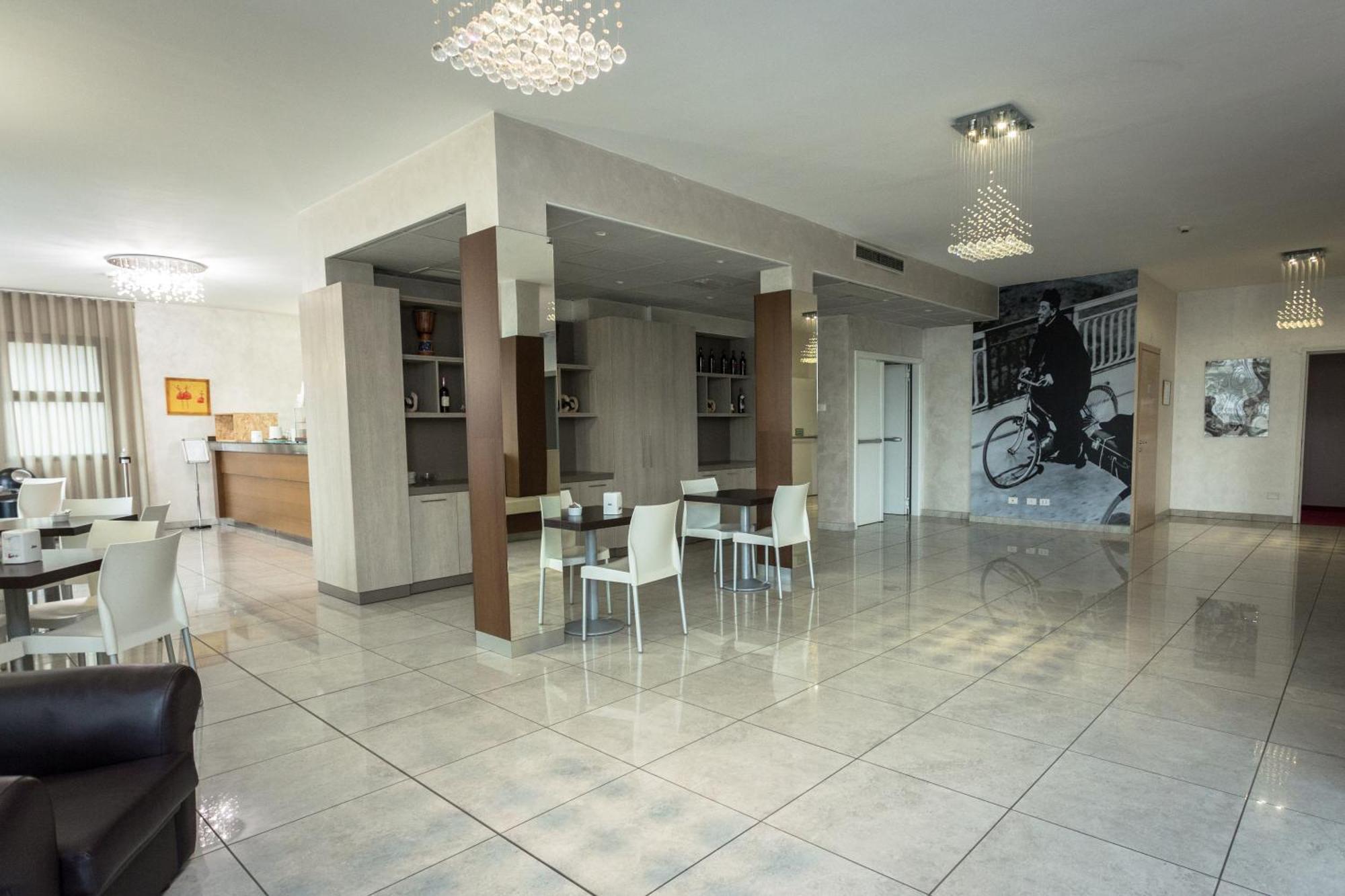 Hotel Don Camillo Brescello Kültér fotó