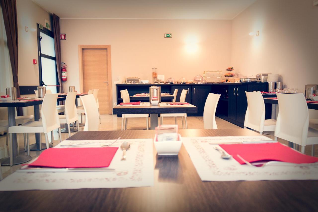 Hotel Don Camillo Brescello Kültér fotó