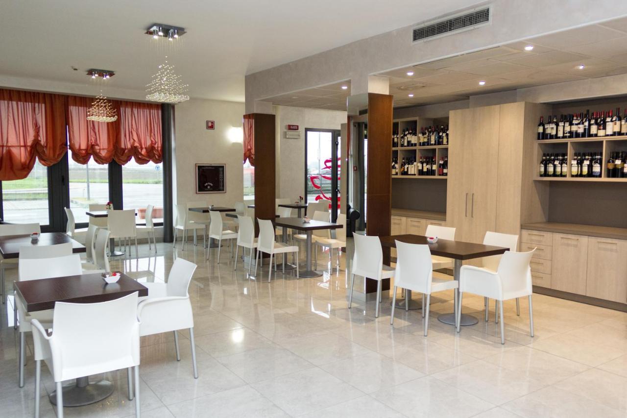 Hotel Don Camillo Brescello Kültér fotó